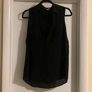 Sleeveless buttondown